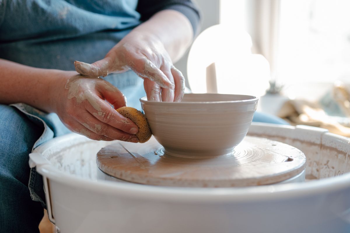 Fotoshoot van pottenbakker - een ochtend bij pottenbakker Naomi
