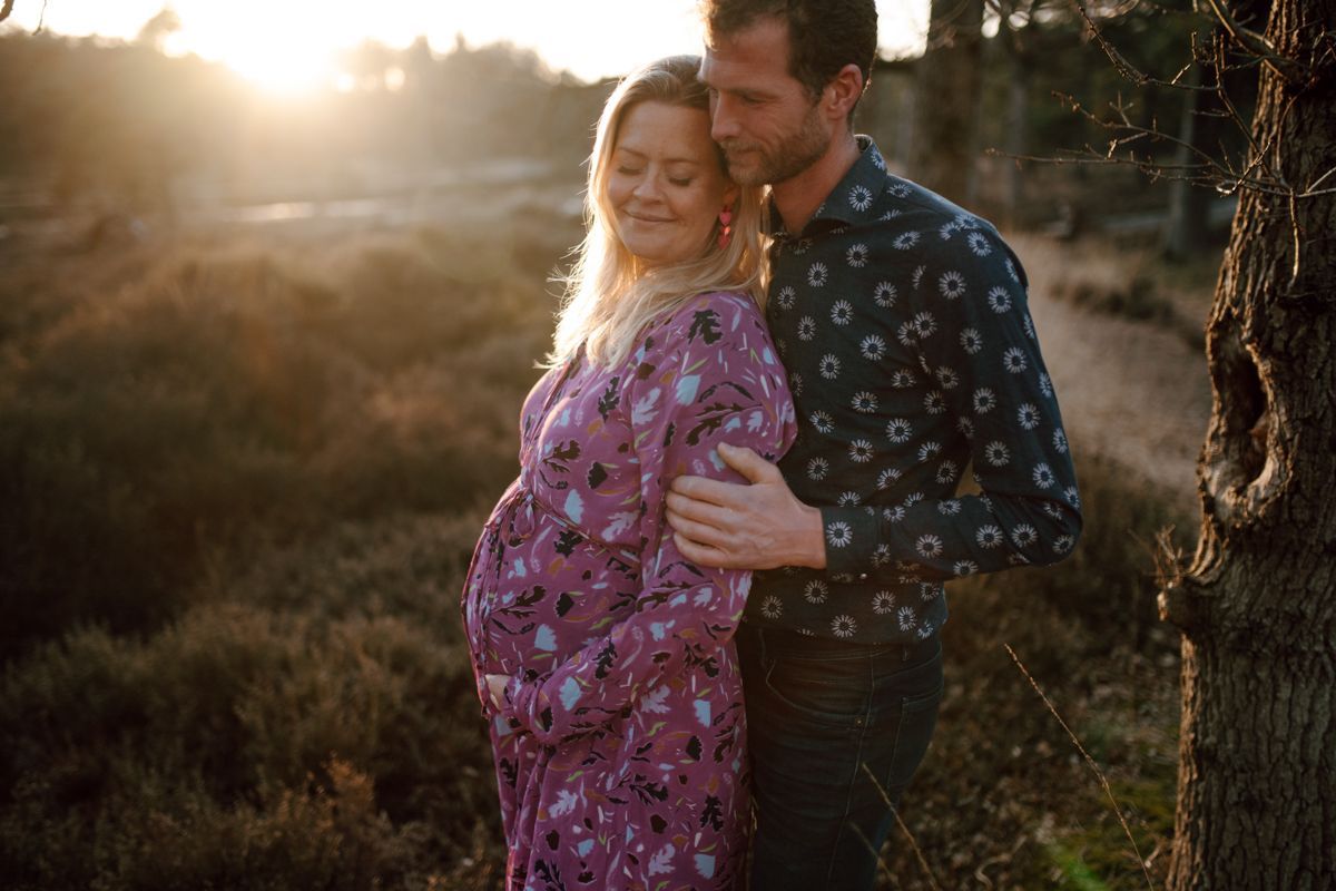Zwangerschaps fotoshoot in de natuur