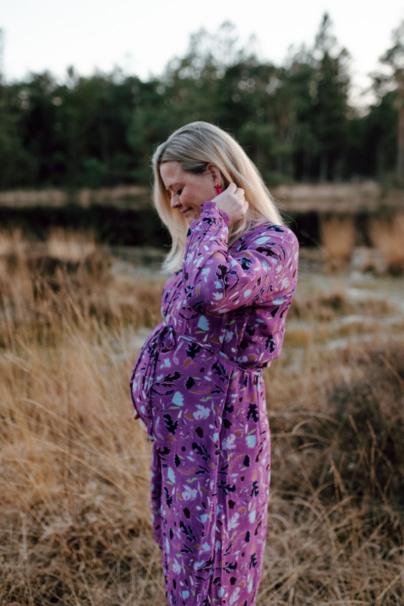 Fotoshoot zwangerschap in de natuur