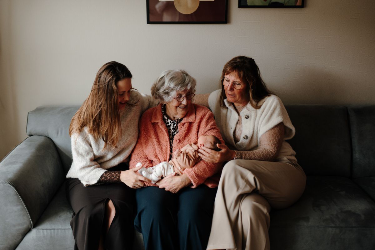 Newbornshoot en vier generatie foto’s