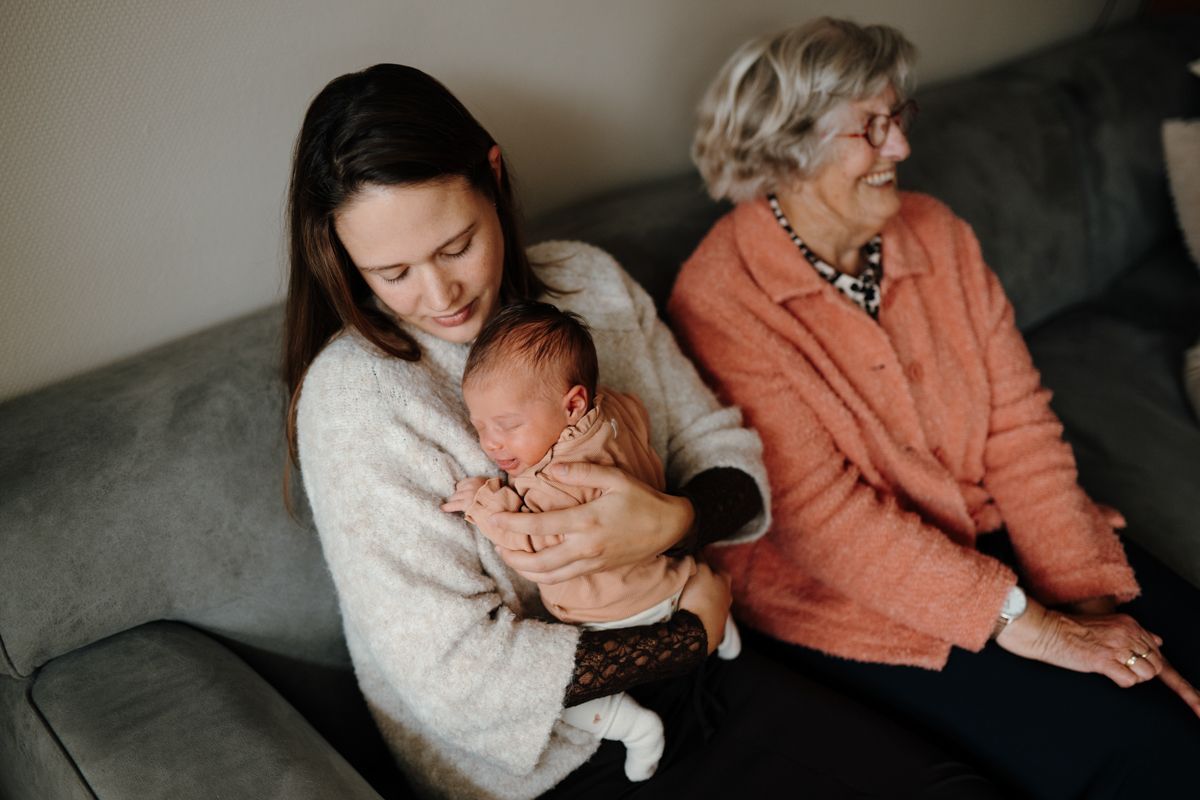 Newbornshoot en vier generatie foto’s