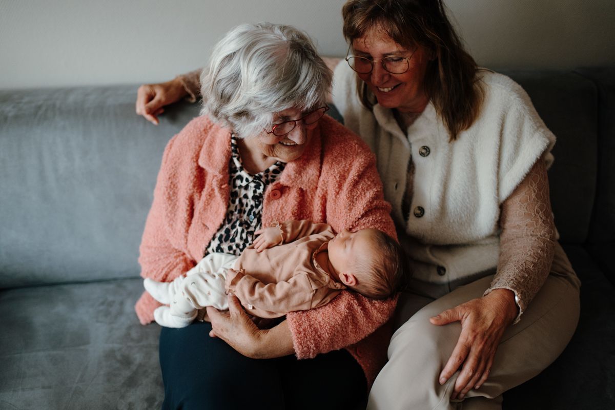 Newbornshoot en vier generatie foto’s