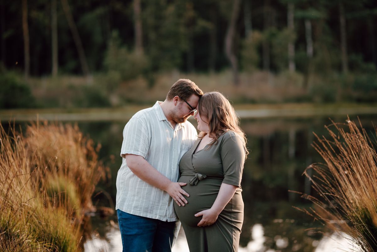 Zwangerschapsfotoshoot in de herfst