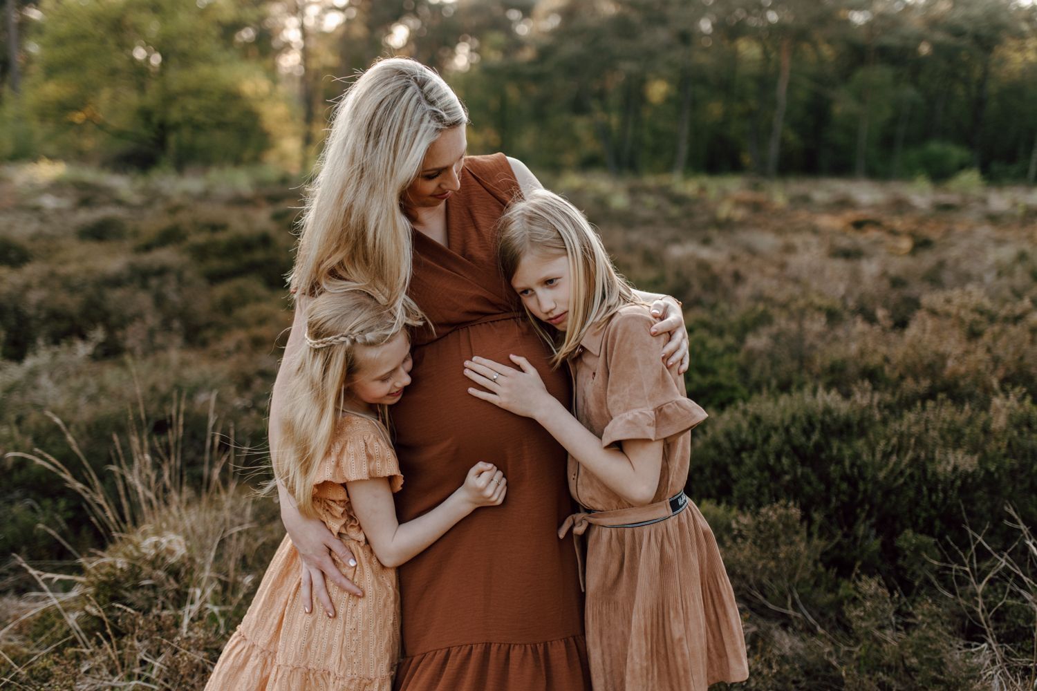 Zwangerschapsshoot in Friesland met gezin