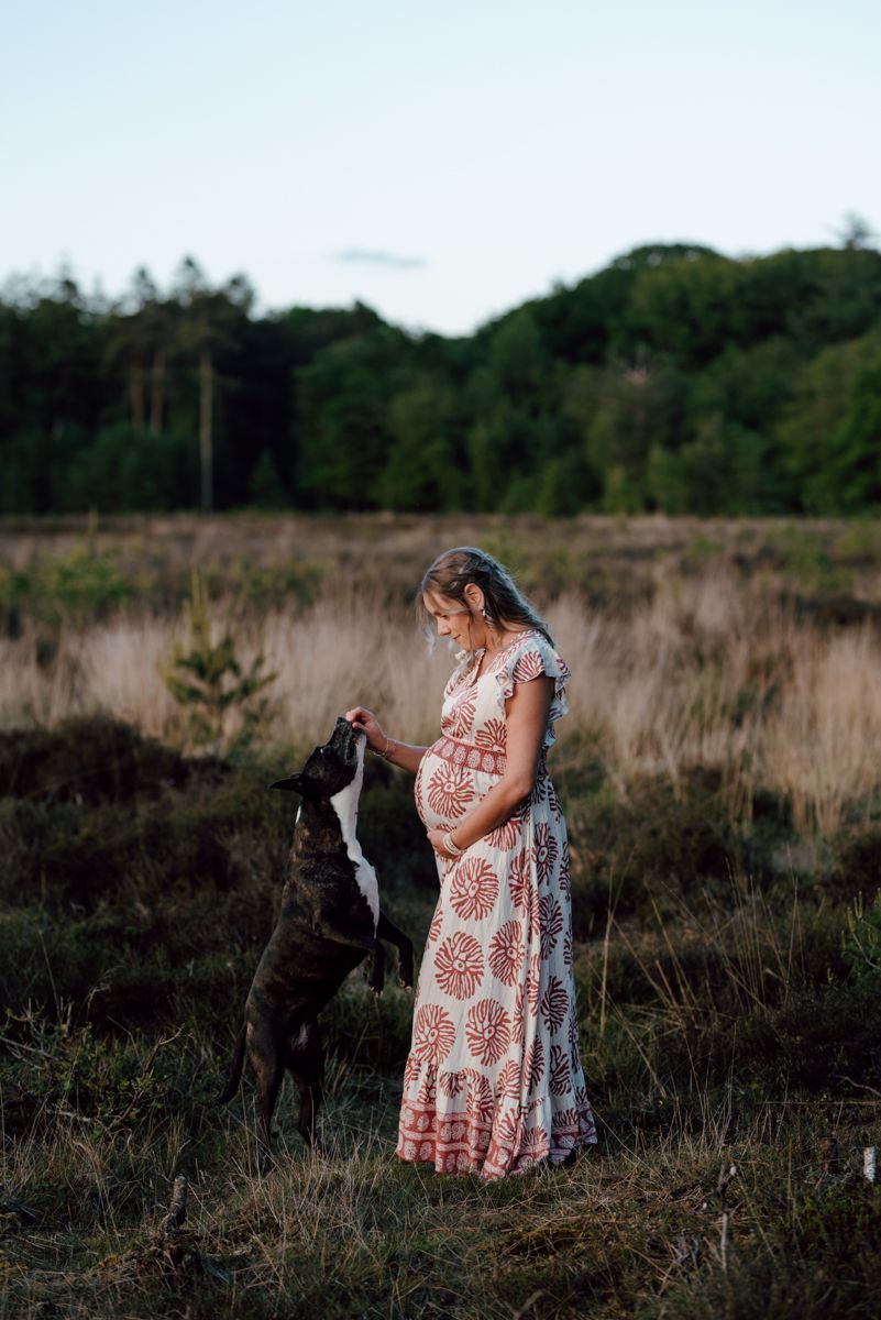 Zwangerschapsshoot met blote buik of kleren