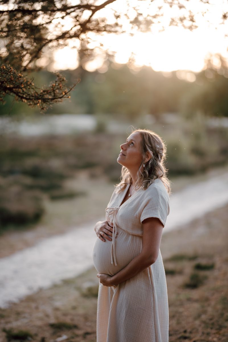 Zwangerschapsshoot met blote buik of kleren