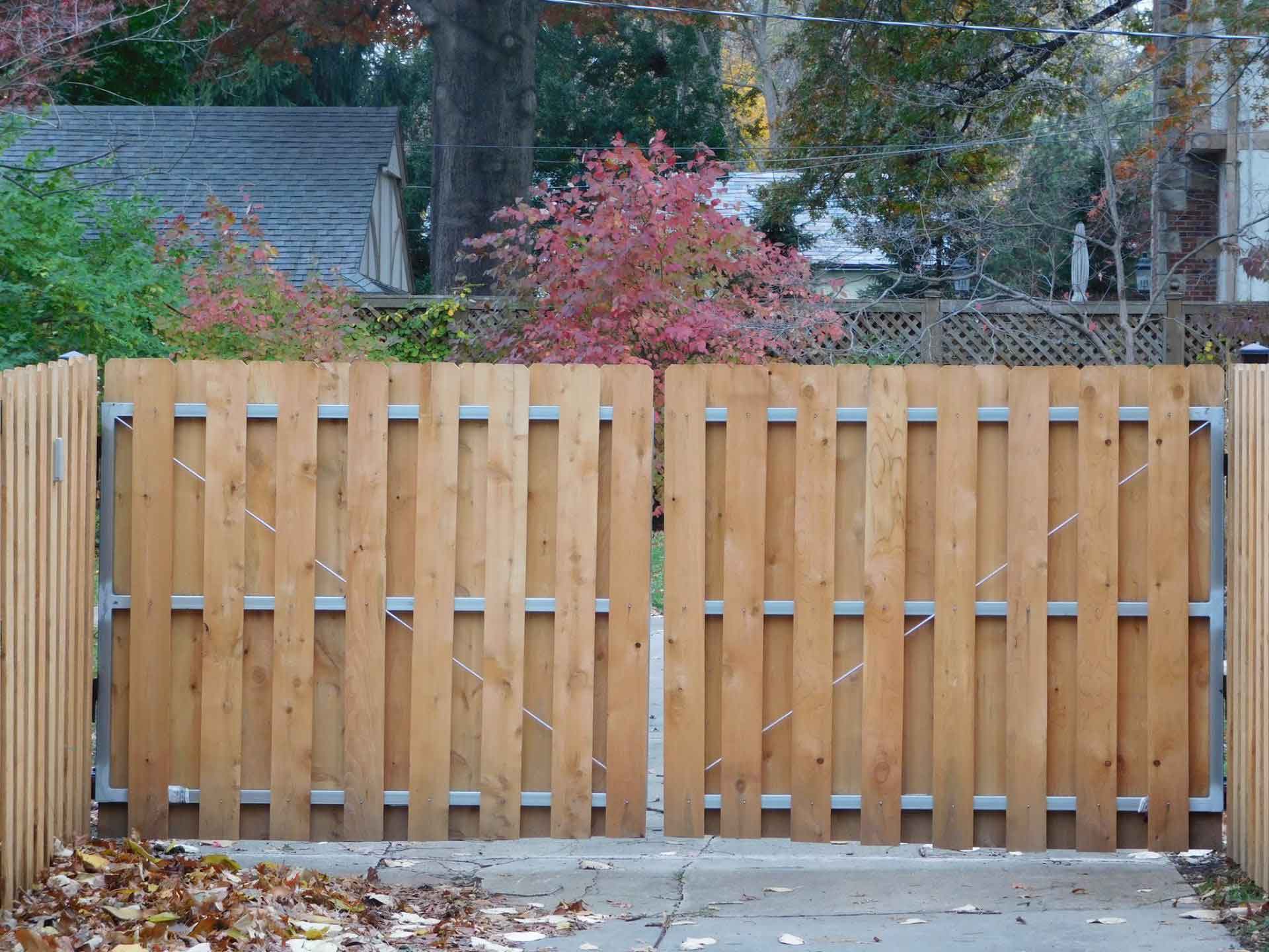 Wood Gate — Kansas City, KS — Allied Fence & Security