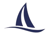Un logo stilizzato di colore blu scuro raffigurante una barca a vela su una linea ondulata curva, su sfondo bianco.