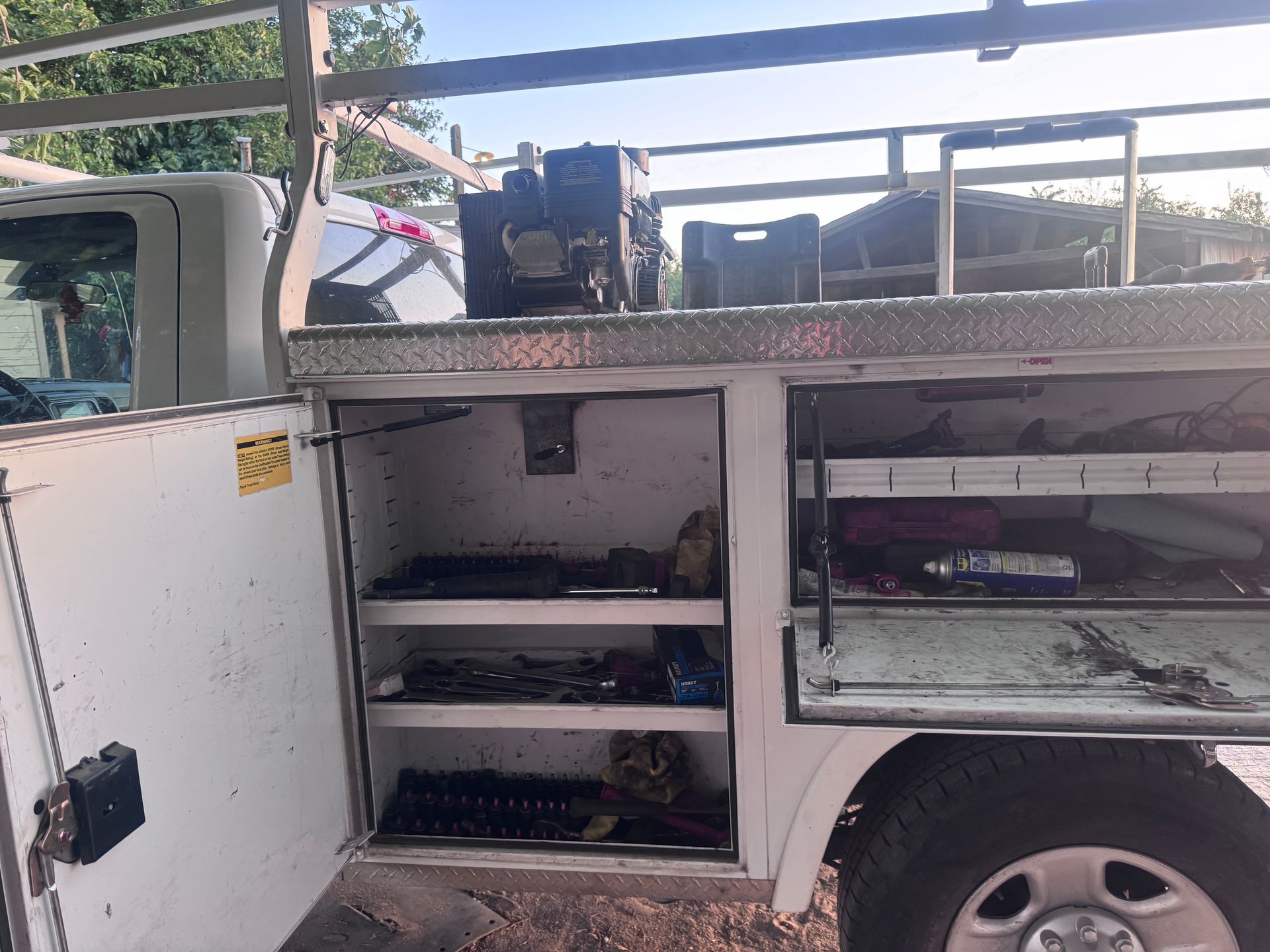 Service truck for mobile semi truck repair.