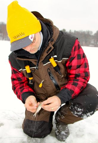 Ice fishing - Early ice safety equipment 