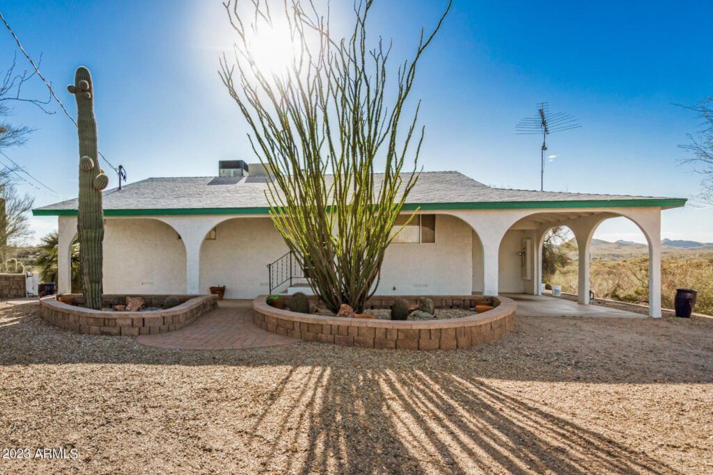 42635 N GRAND AVE - MORRISTOWN