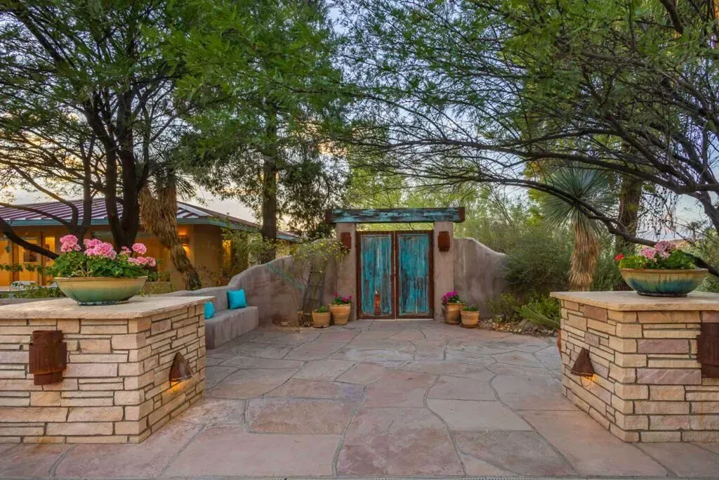 50602 NORTH US HIGHWAY 60 AVENUE