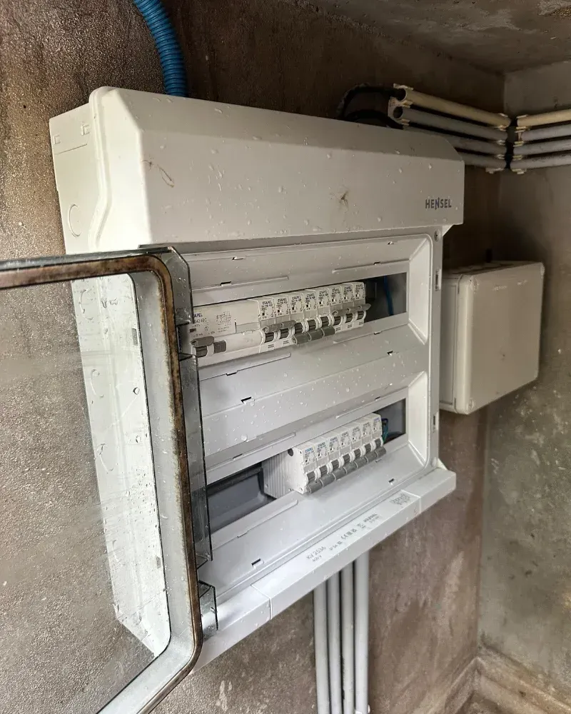 Outdoor meter box installation Algarve