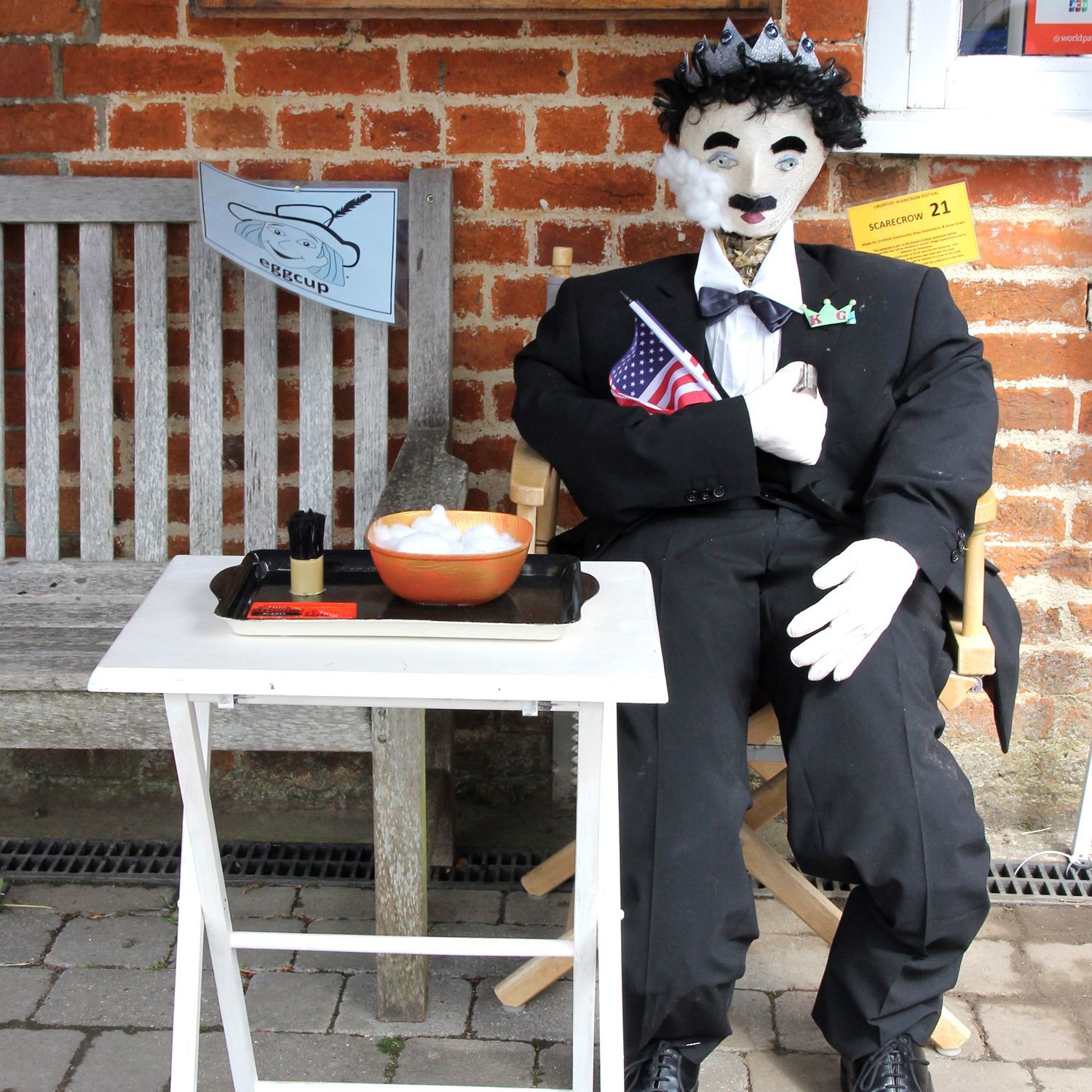 KING GILLETTE SCARECROW