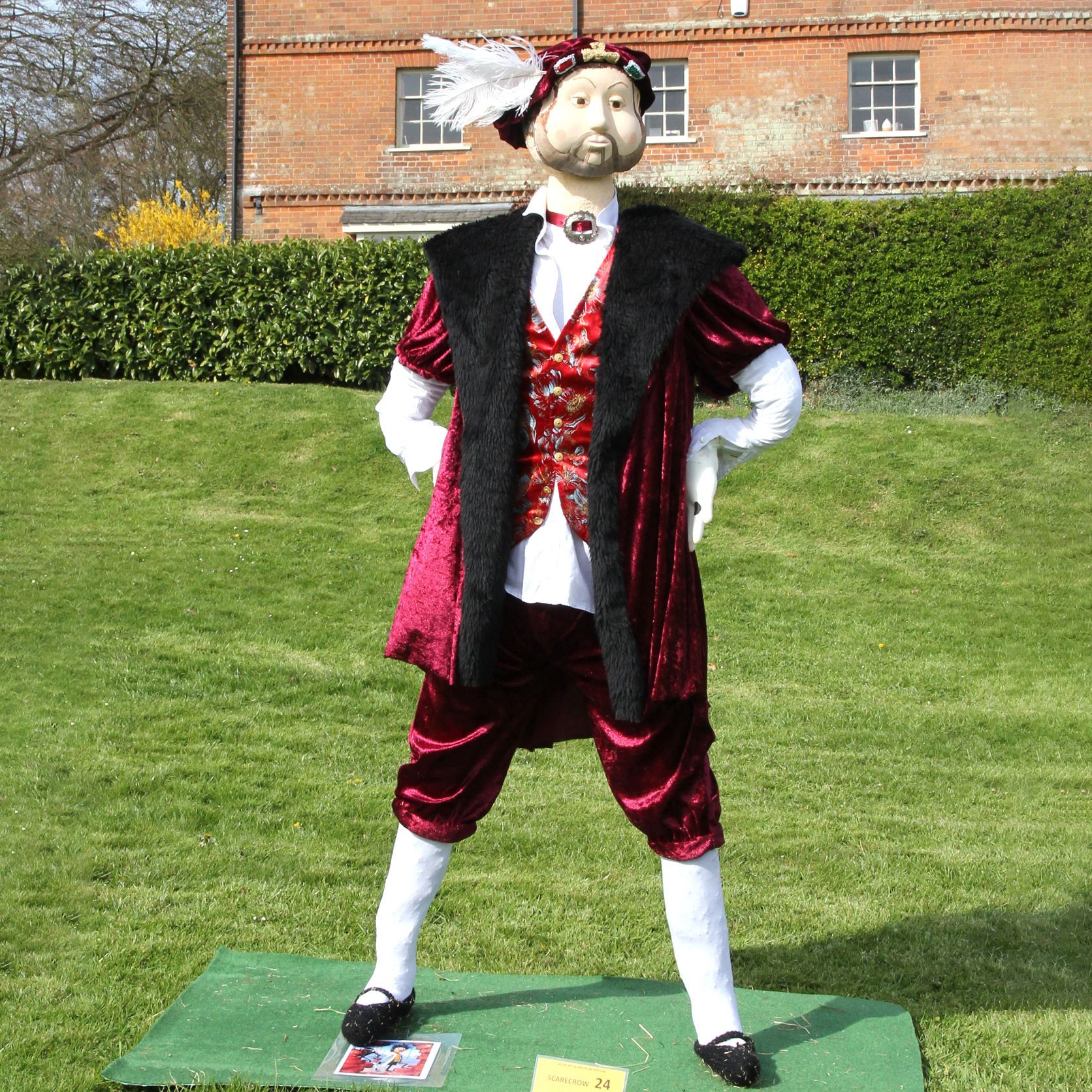 HENRY VIII SCARECROW