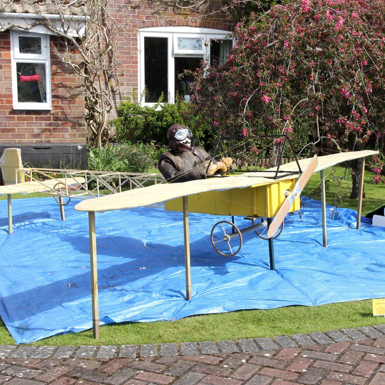 LOUIS BLERIOT SCARECROW