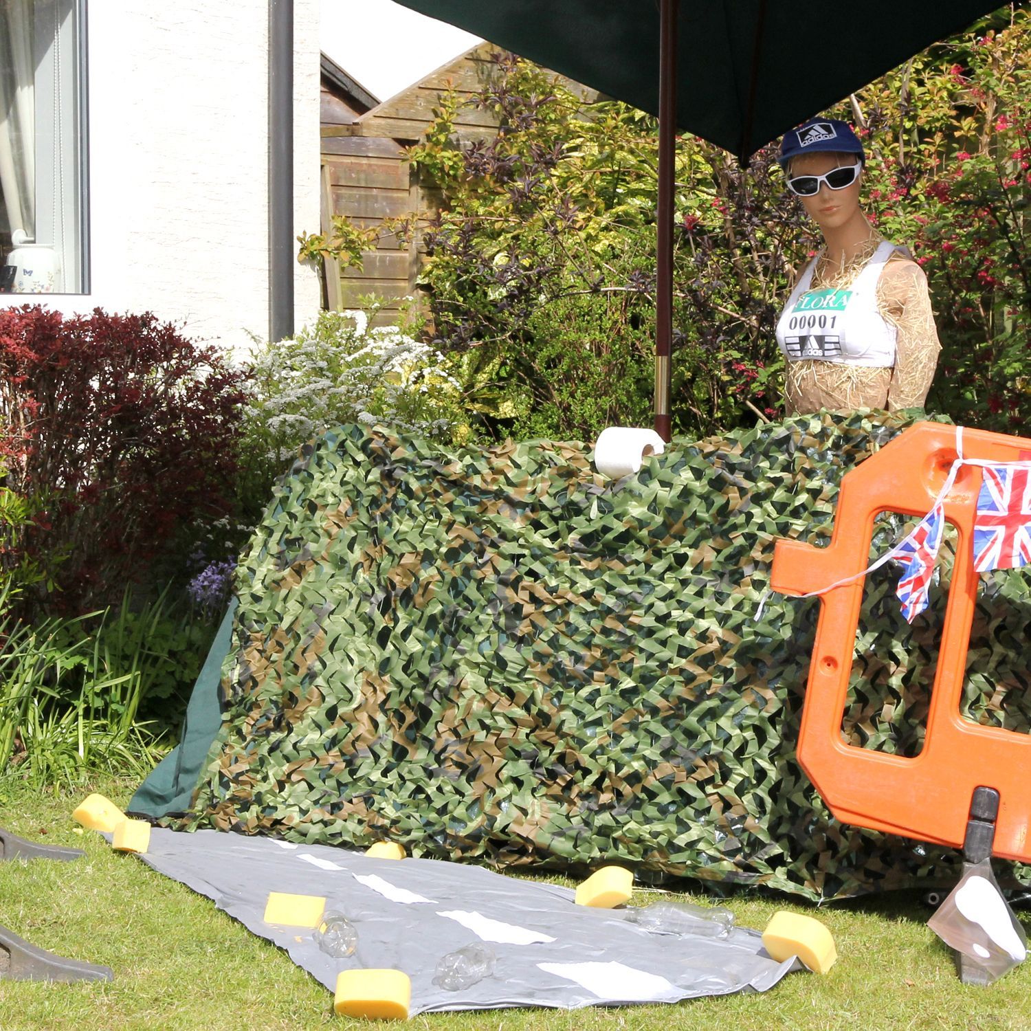 PAULA RADCLIFFE SCARECROW