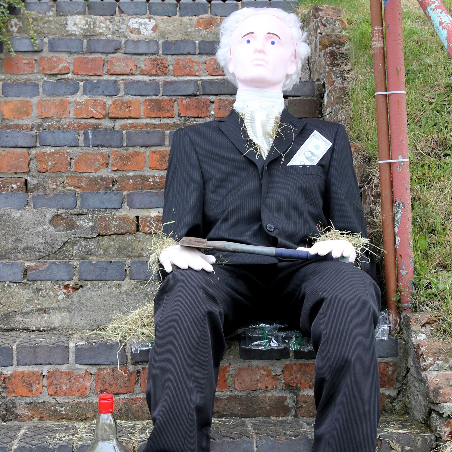 GEORGE WASHINGTON SCARECROW