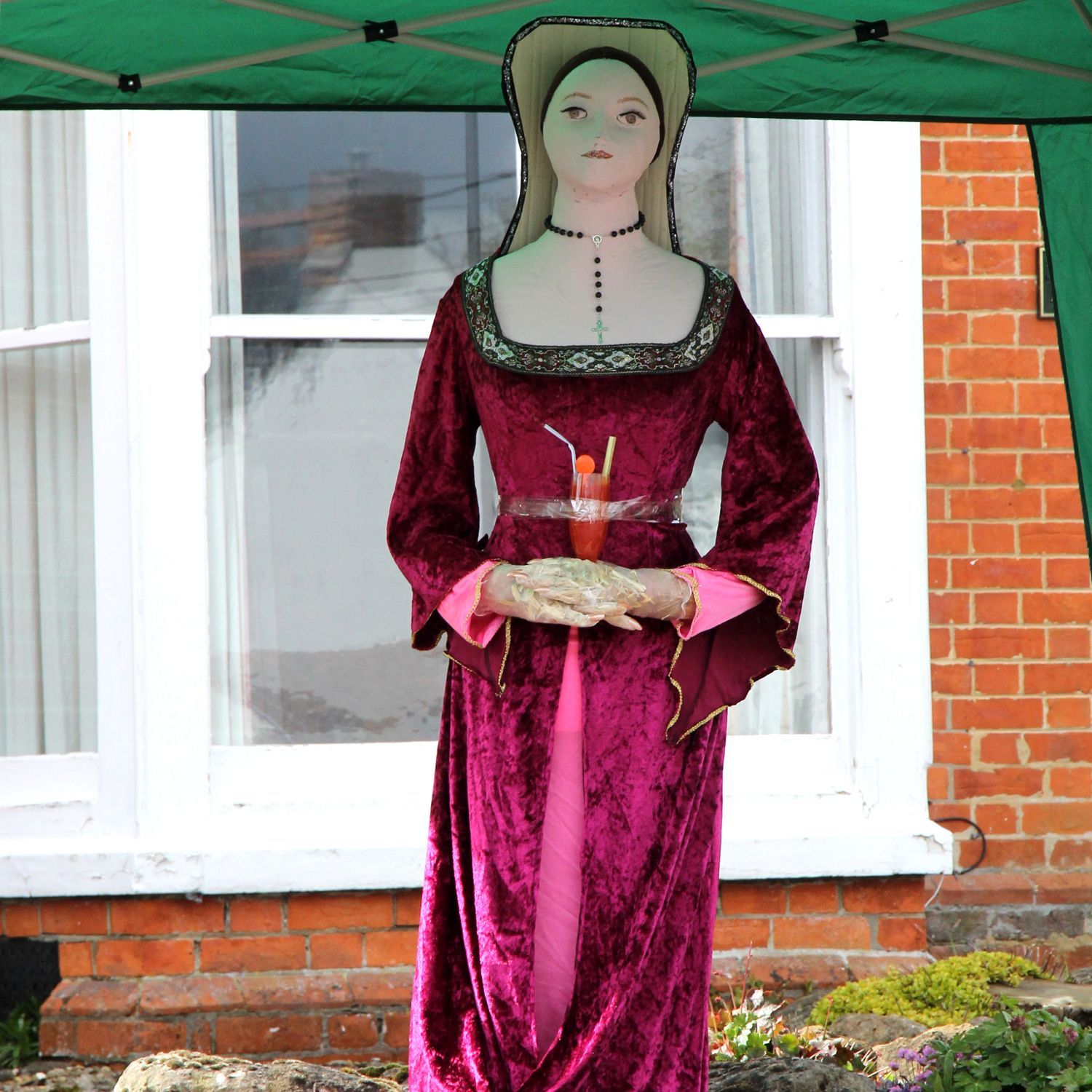 MARY I SCARECROW
