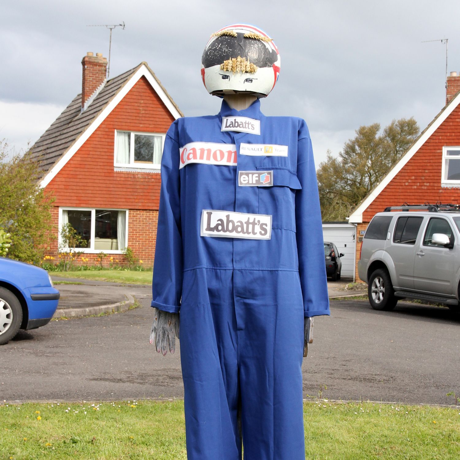 NIGEL MANSEL SCARECROW