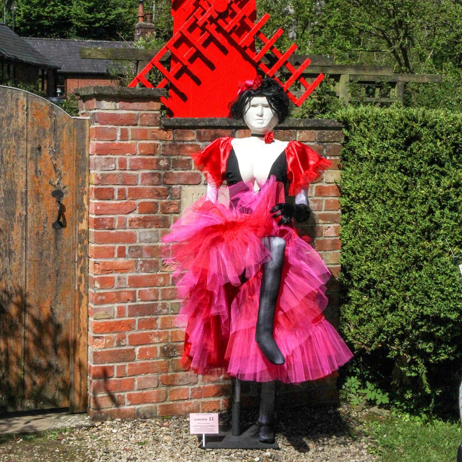 SCARECROW MOULIN ROUGE