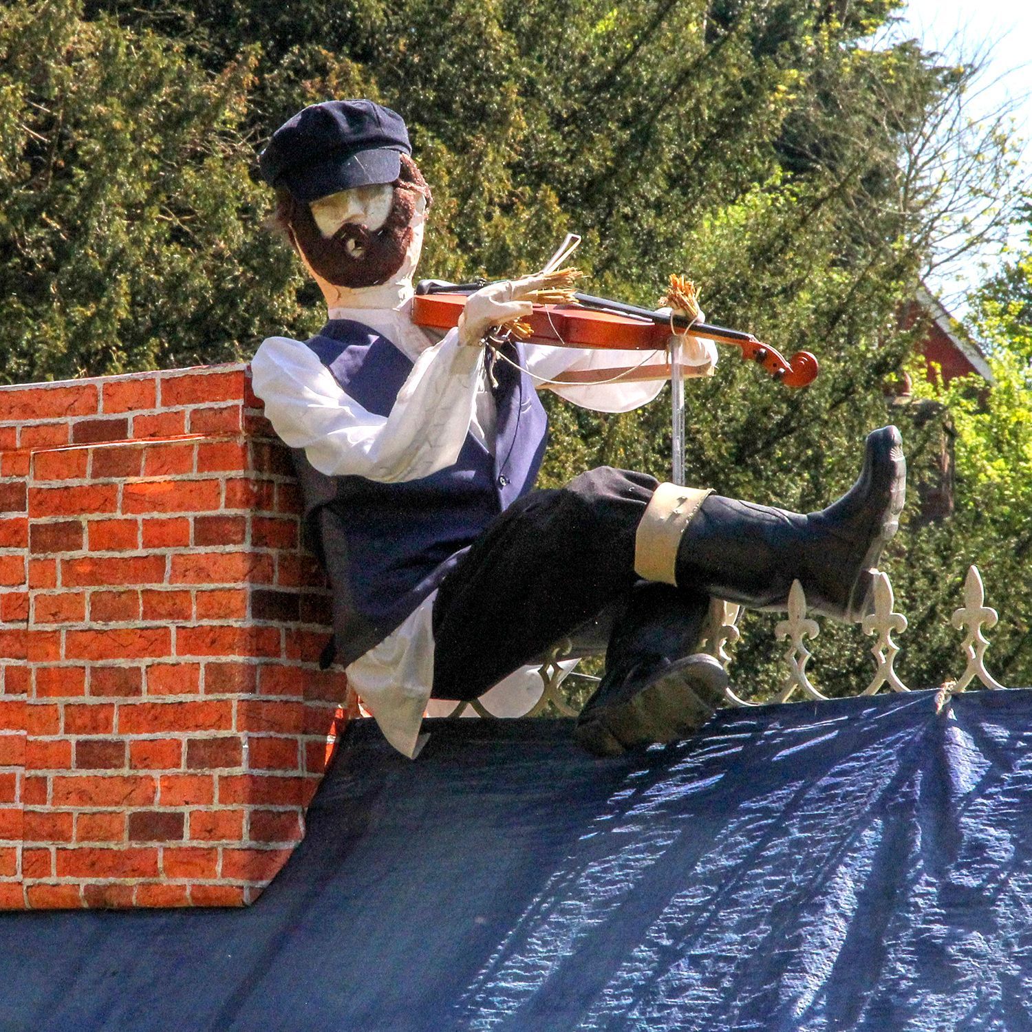 SCARECROW FIDDLER ON THE ROOF