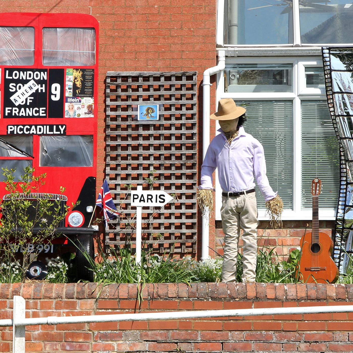 SCARECROW SUMMER HOLIDAY