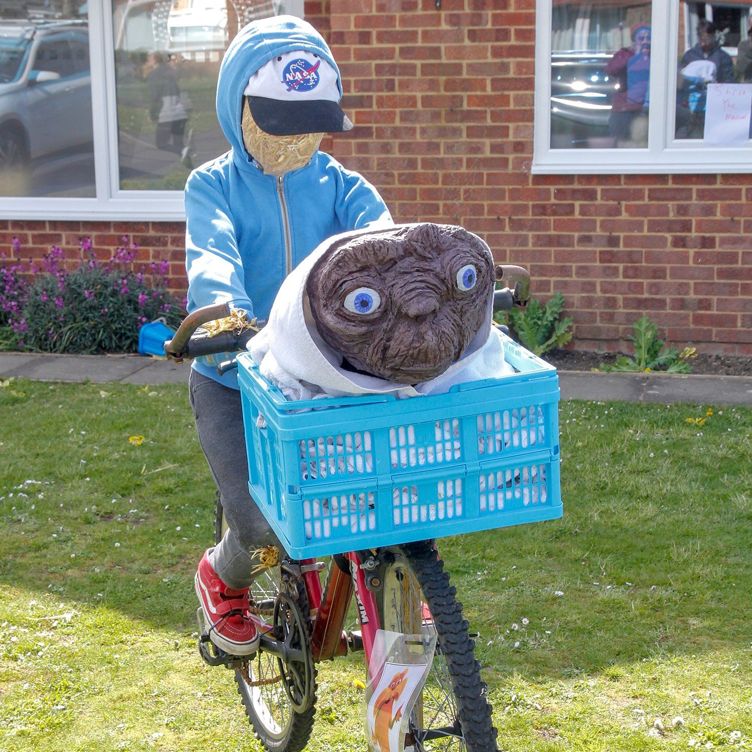 SCARECROW E.T.