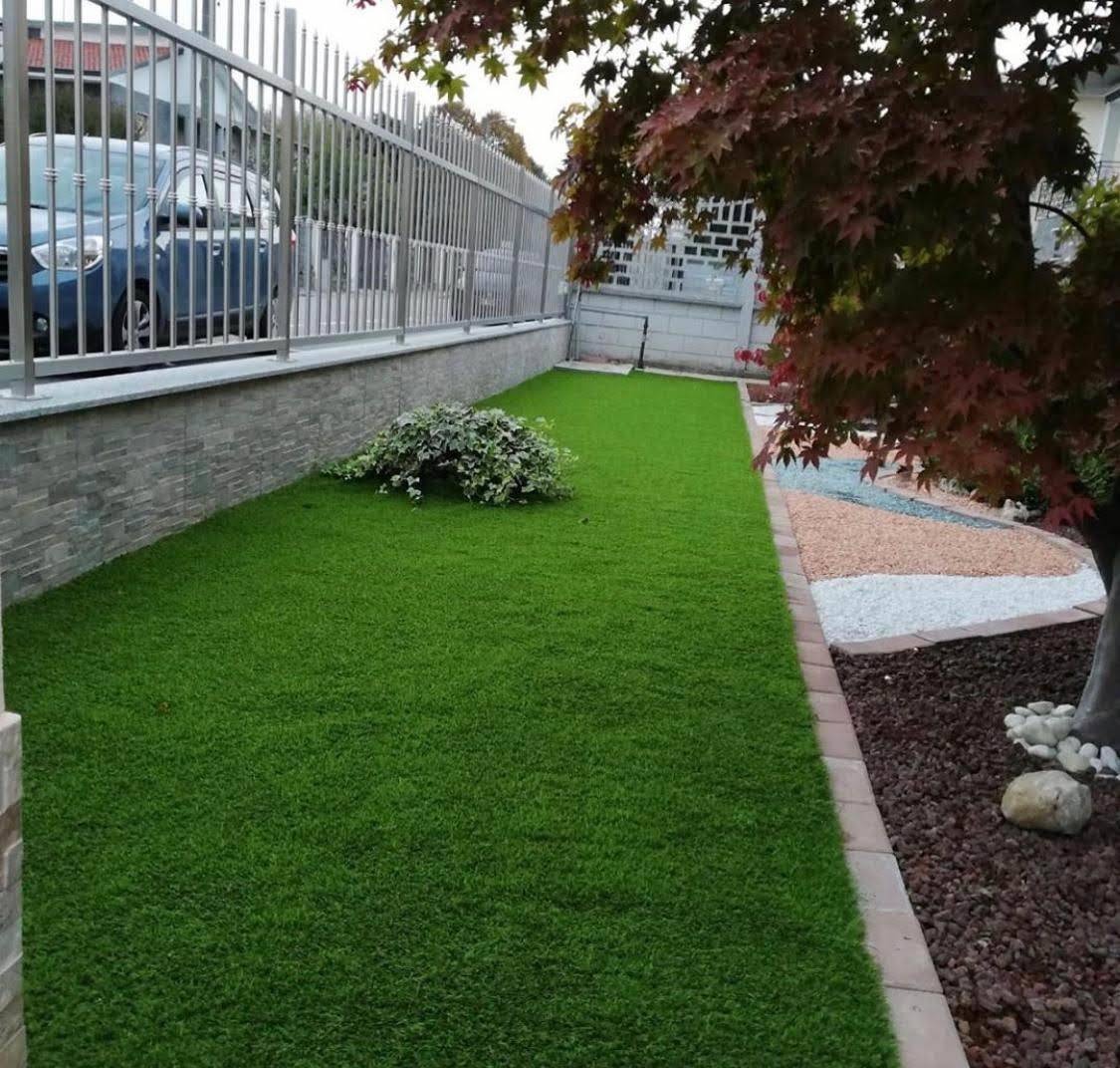 area verde in sintetico aziendale