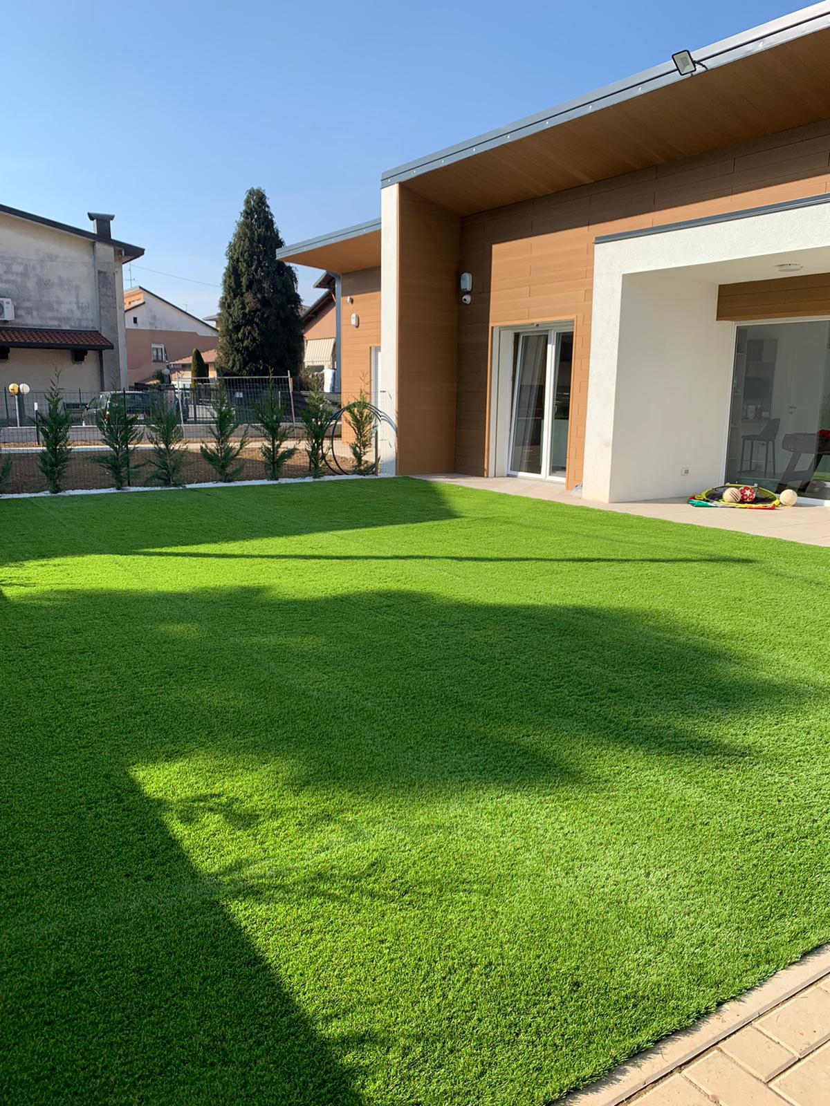 realizzazione prato sintetico