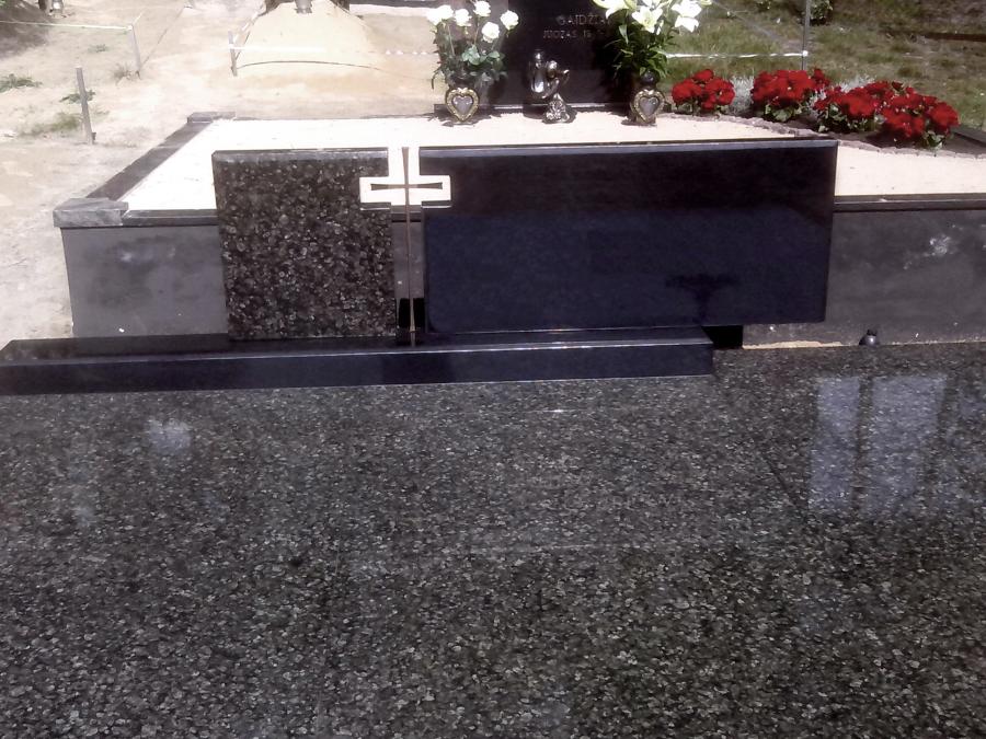 Dviejų dalių paminklai