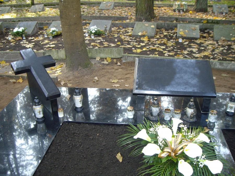 Dviejų dalių paminklai