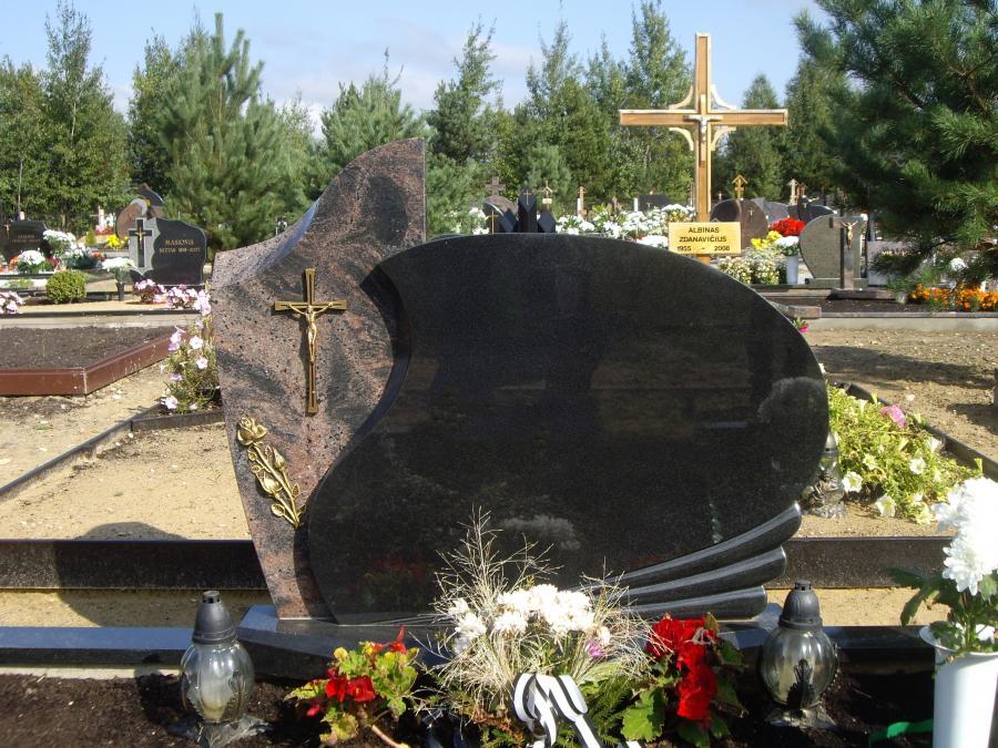 Dviejų dalių paminklai