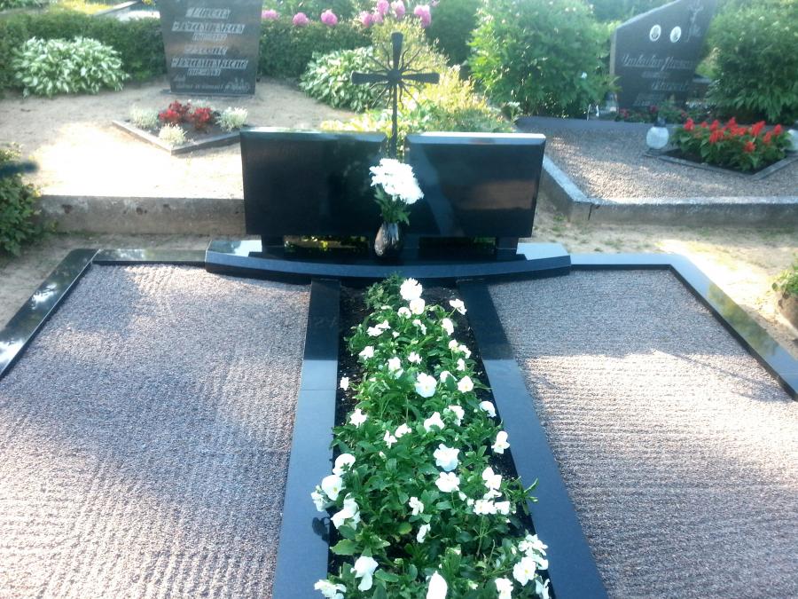 Dviejų dalių paminklai