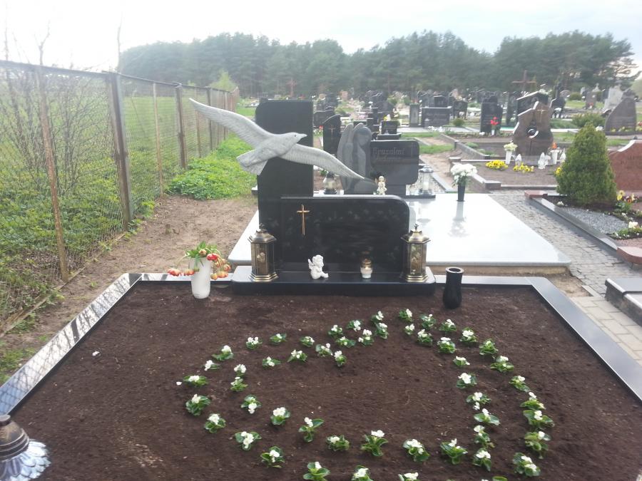 Trijų dalių paminklai