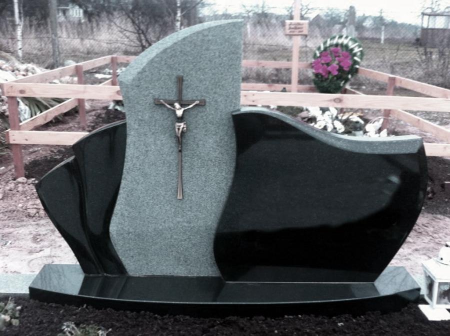 Trijų dalių paminklai