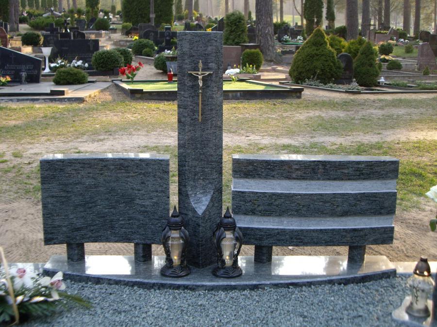 Trijų dalių paminklai