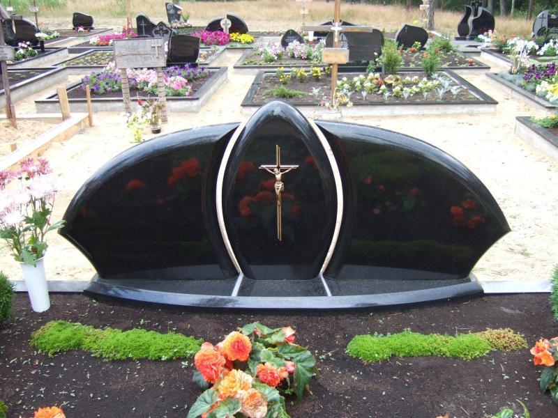 Trijų dalių paminklai