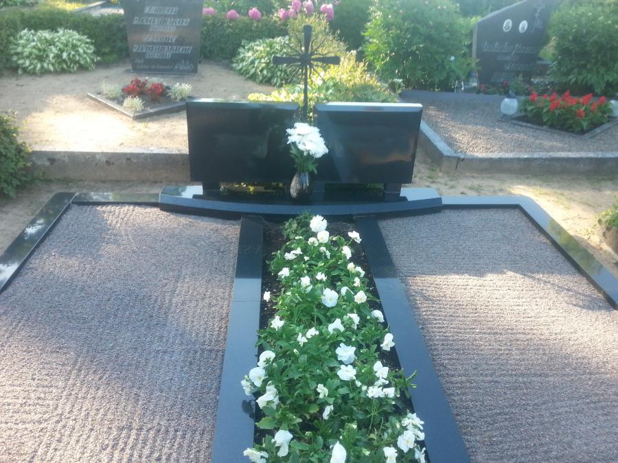 Trijų dalių paminklai