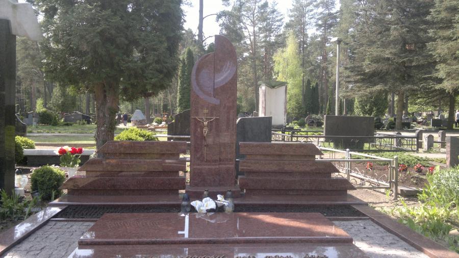 Trijų dalių paminklai