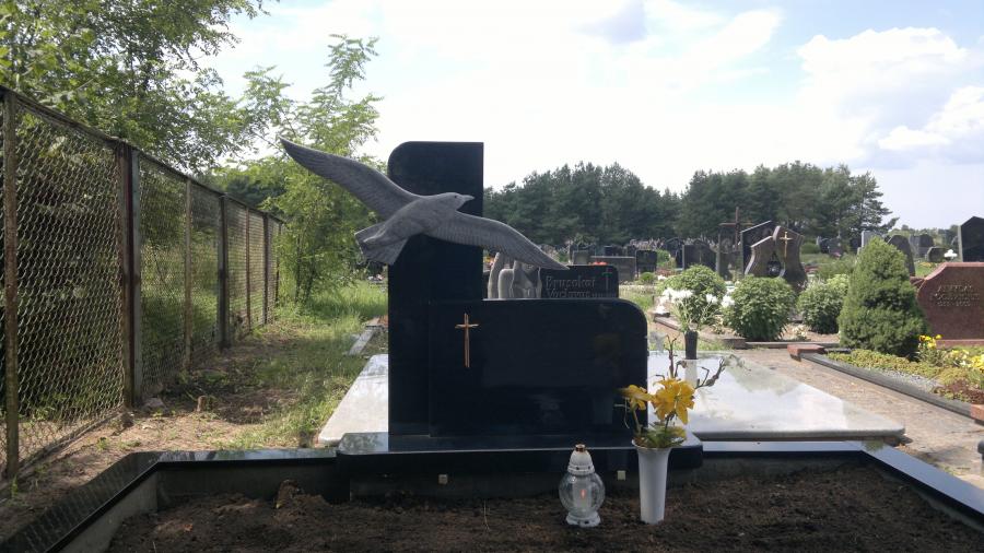 Trijų dalių paminklai