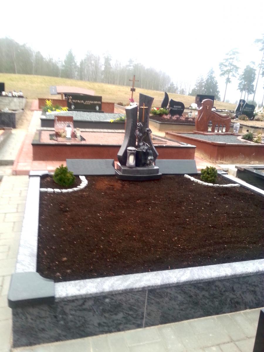 Trijų dalių paminklai