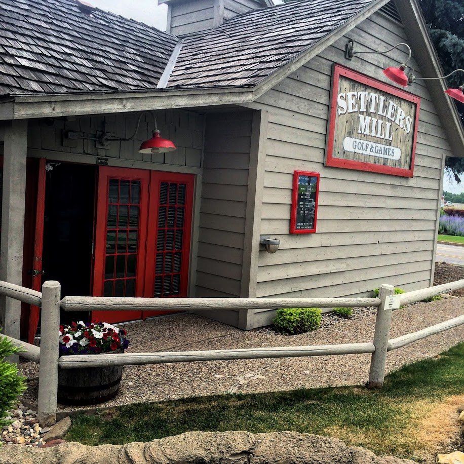 Settlers Mill clubhouse