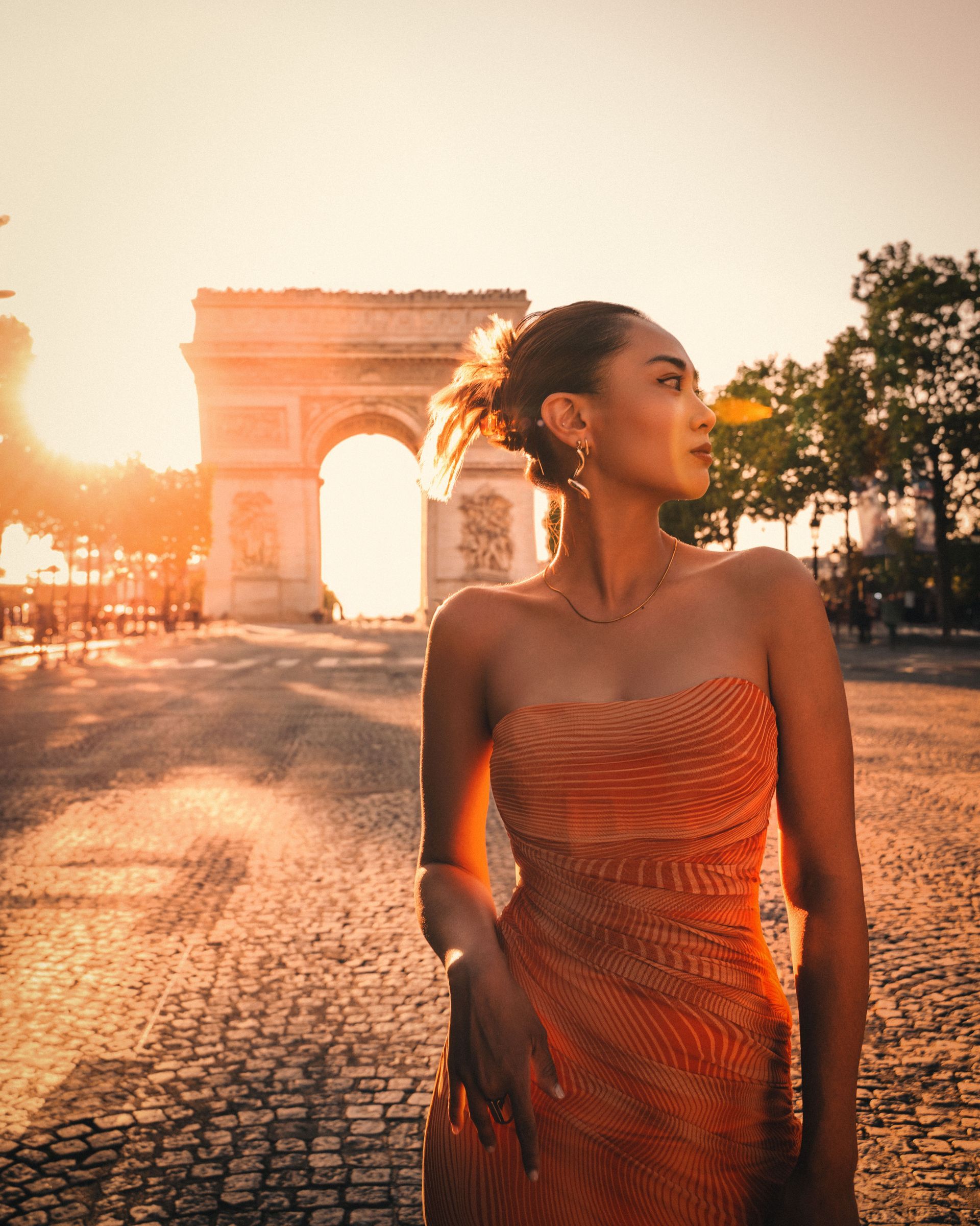 Indigenous DJ
Female DJ
Indigenous Music Producer
Austronesian DJ
Taiwan DJ
the Arc de Triomphe in Paris at sunset.