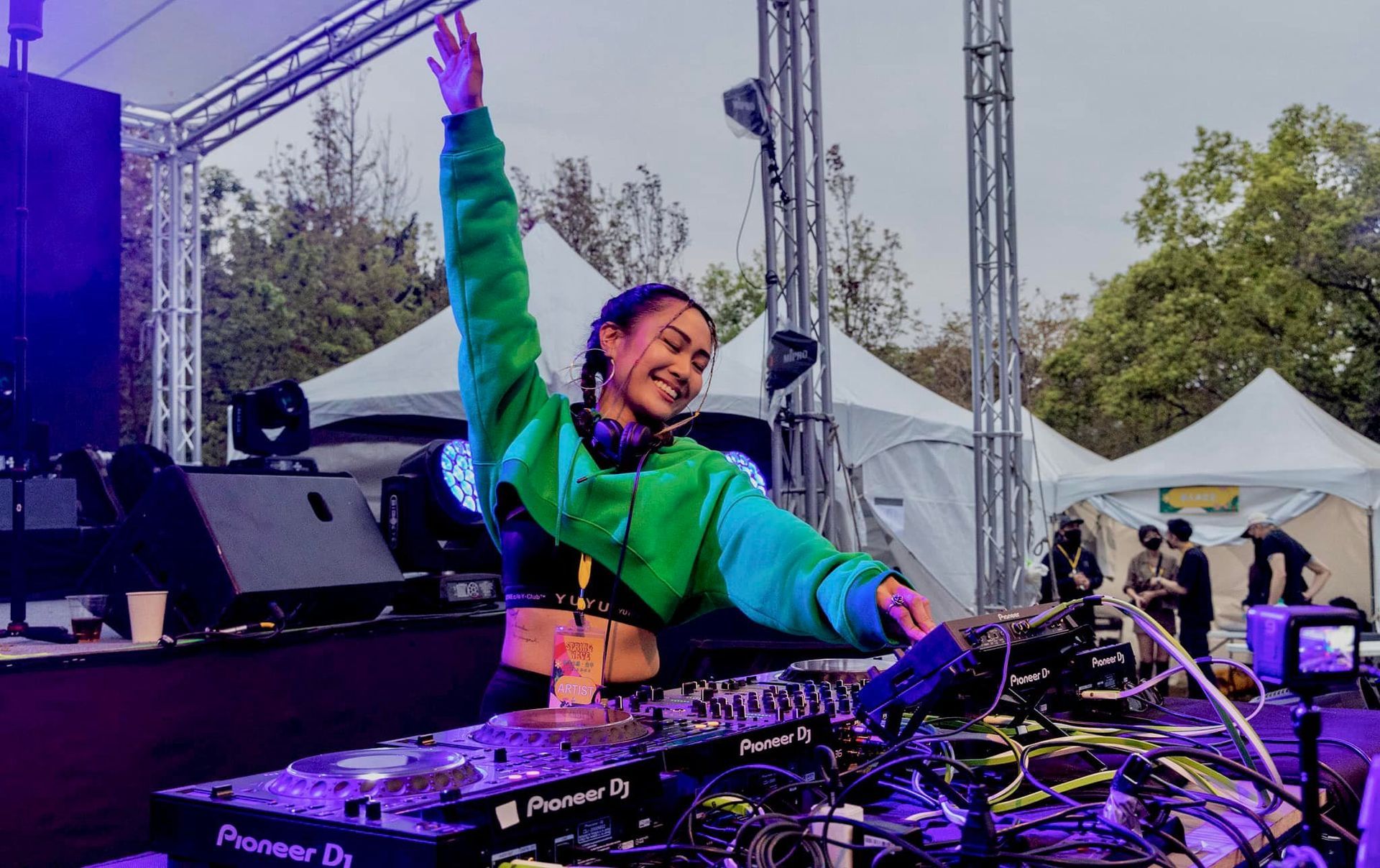 Indigenous DJ
Female DJ
Indigenous Music Producer
Austronesian DJ
Taiwan DJ
Dungi Sapor music Pioneer DJ console.