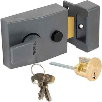 night-latch-locks-fitters-plymouth-devon