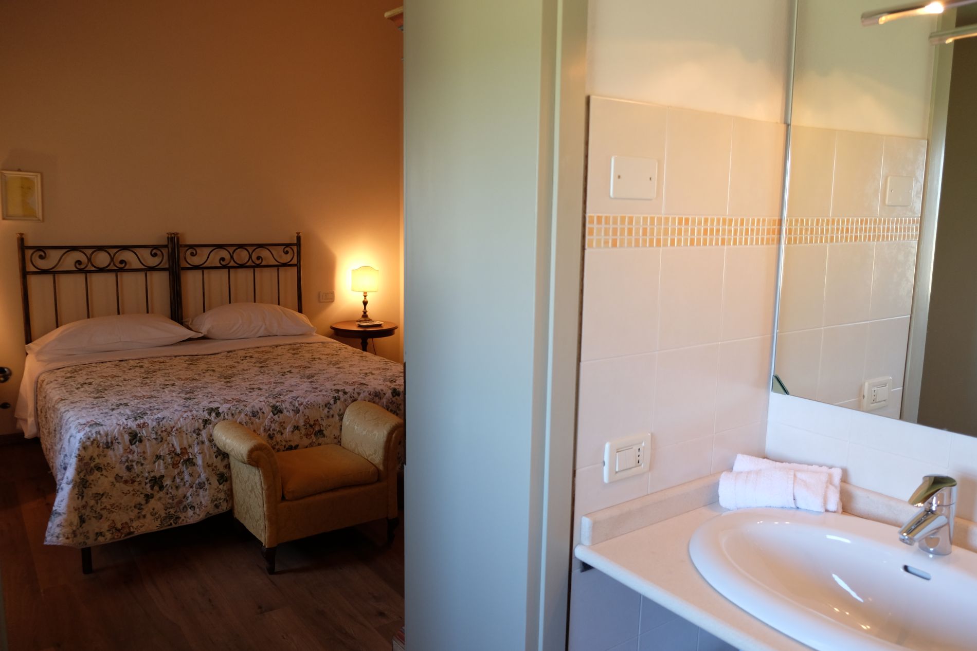 stanza con bagno privato