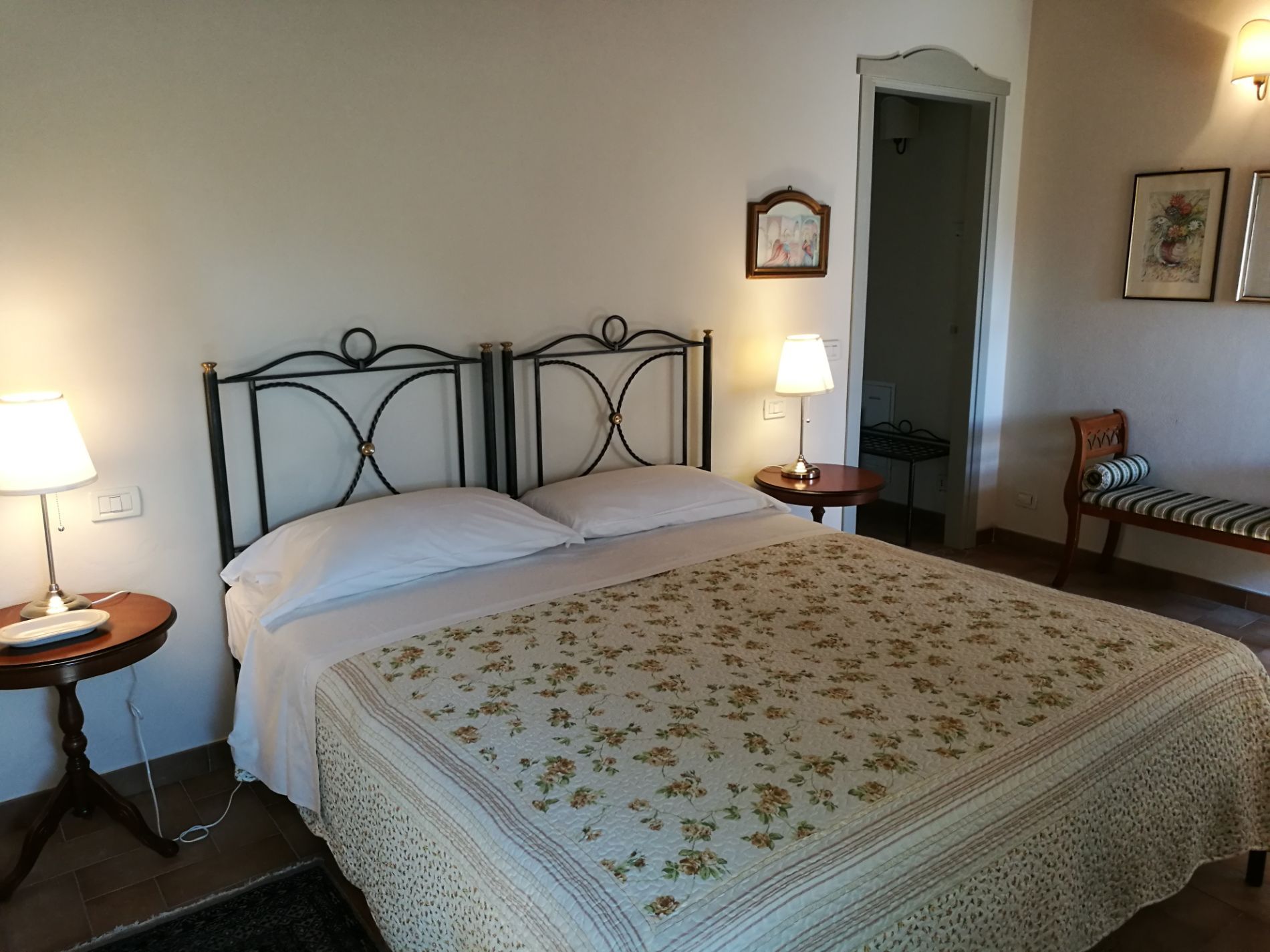 stanza doppia con letto matrimoniale