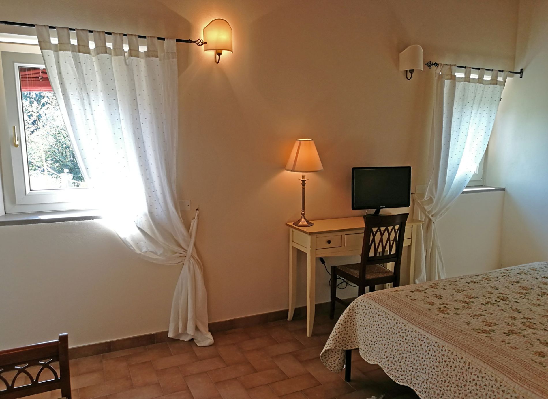 stanza con letto singolo per vacanze in campagna