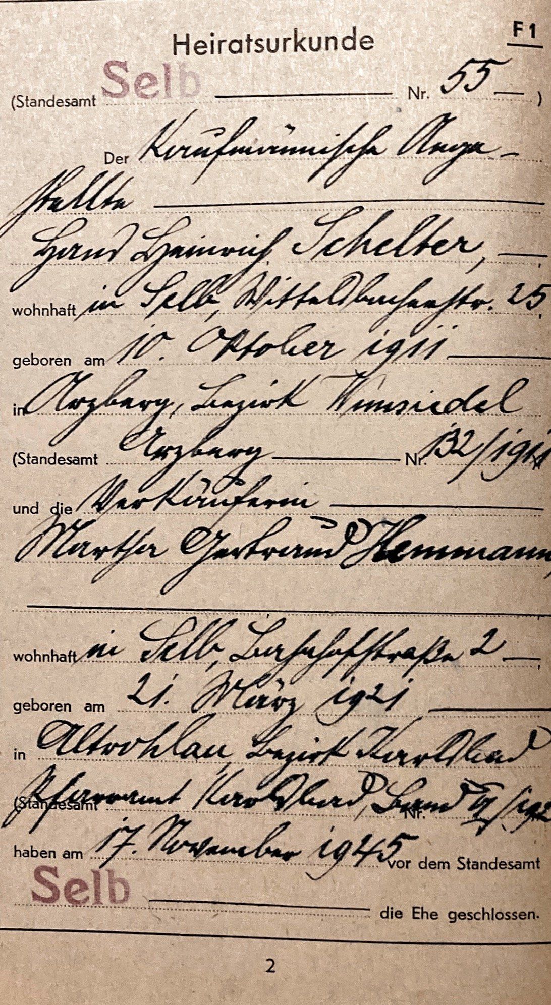 Eine Seite eines Buches, auf der Heiratsurkunde steht